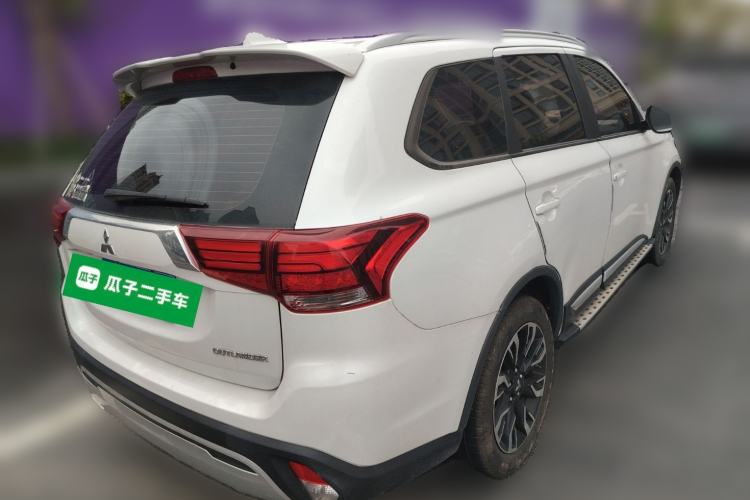 Used Mitsubishi Outlander 2019 2.0L Two-Wheel Drive Comfort Edition 5 Seats China VI Standard Rear Right 45 Deg
