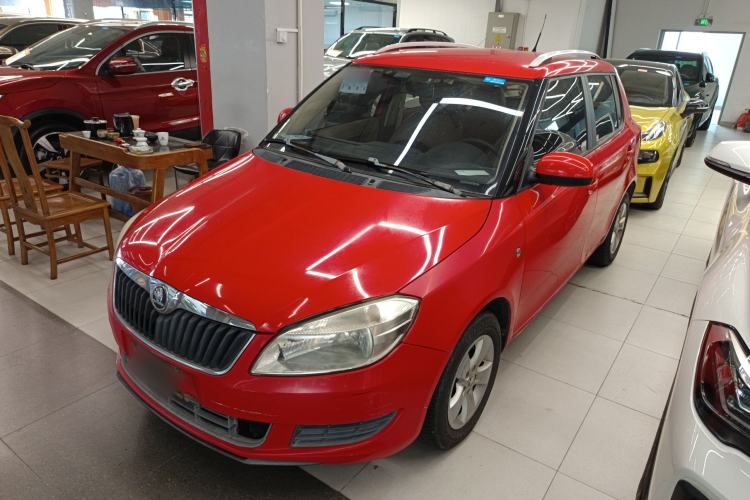 Used Skoda Fabia 2014 1.4L Automatic Crystal Edition