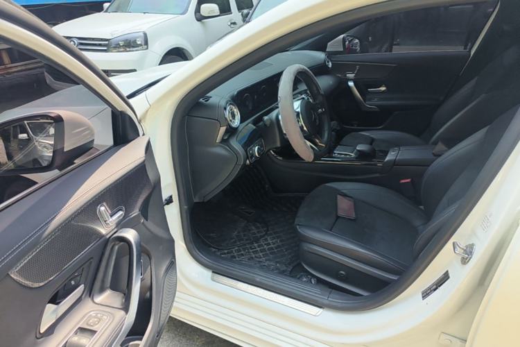 Used Mercedes-Benz A-Class 2022 Revised Version A 200 L Sport Sedan Fashionable Style