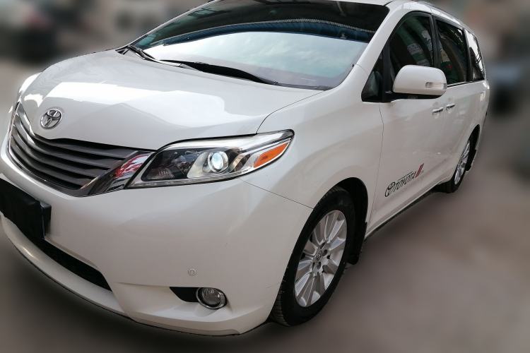 Used Toyota SIENNA 