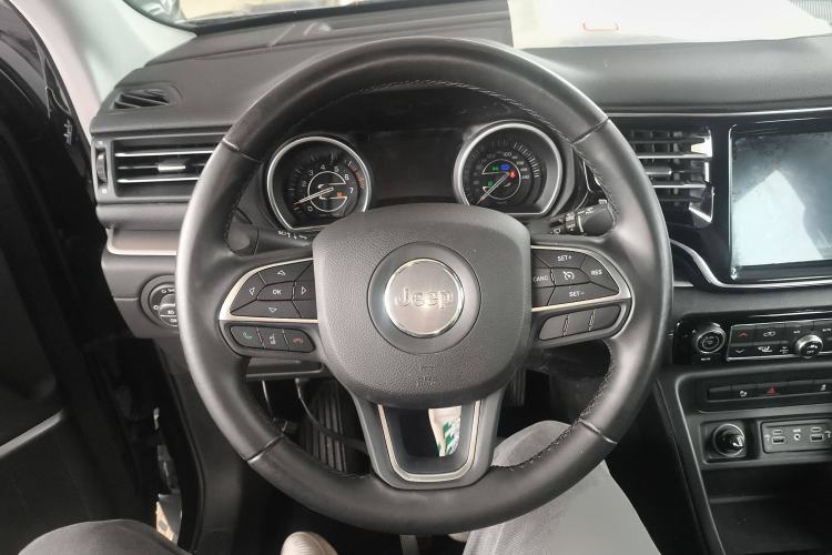 Used Jeep Commander 2018 2.0T Two-Wheel Drive Enjoyment Version China VI Emission Standard