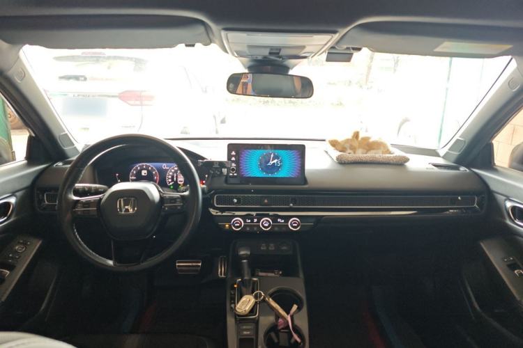 Used Honda Civic 2022 240TURBO CVT Dynamic Edition Center Console