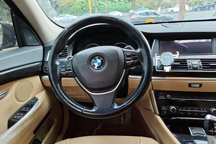 Used BMW 5 Series GT 2014 535i Leading Model Steering Wheel