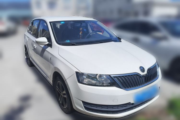 Used Skoda Rapid Spaceback 2016 Revised Version 1.6L Automatic Front-Drive Edition Front Right 45 Deg