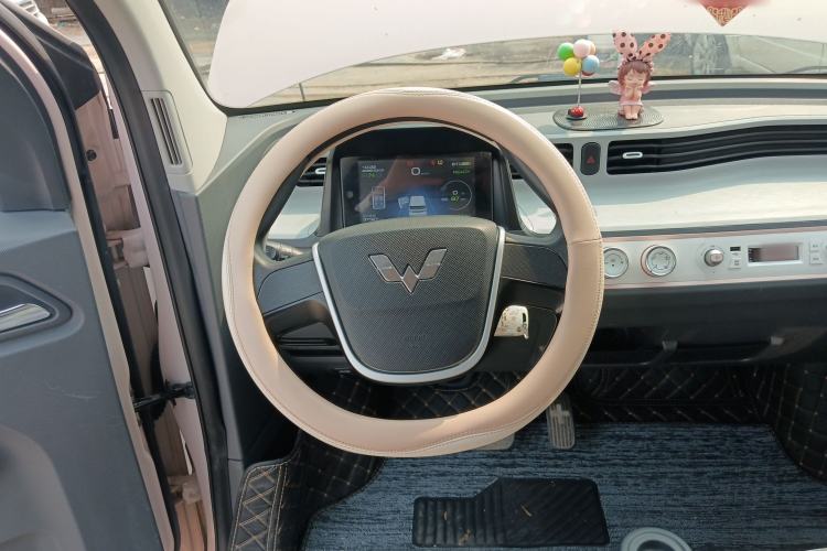 Used Wuling Hongguang MINIEV 2021 Macaron Fashion Edition Lithium-Ion Battery Steering Wheel