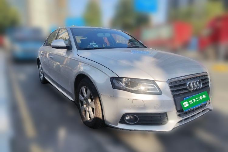 Used Audi A4L 2012 2.0 TFSI automatic Comfort trim level