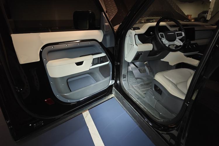 Used Land Rover Defender 2024 90 2.0T P300 S