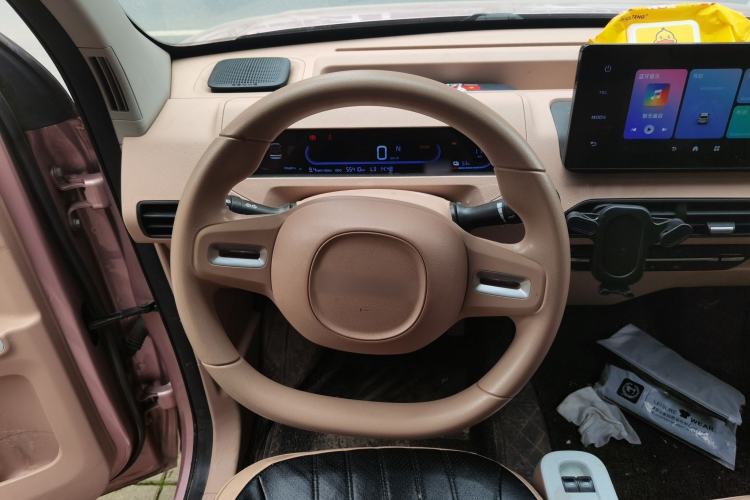 Used Geely Galaxy Panda 2023 Panda Mini 200km Endurance Bear Steering Wheel