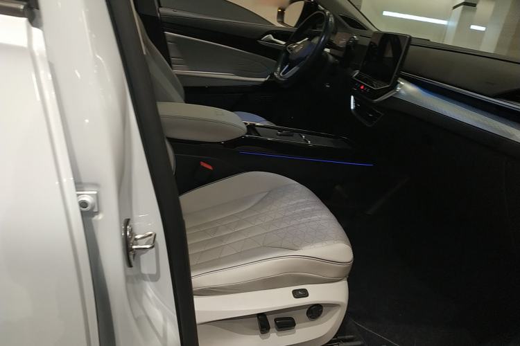 Used Volkswagen ID.6 X 2022 Kinergy Four-Wheel Drive Edition Right Front Seat