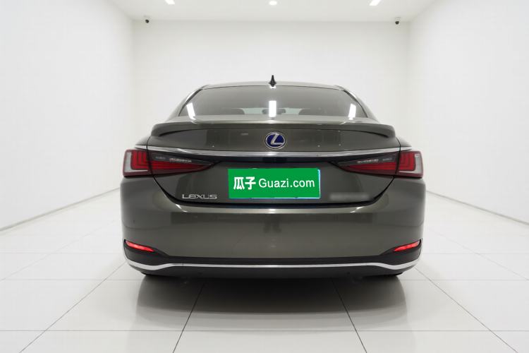 Used Lexus ES 2020 300h Premier Edition Exterior 4
