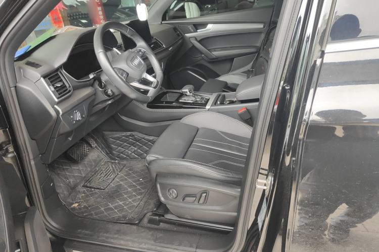 Used Audi Q5L Sportback 2021 40 TFSI Fashion Model Left Front Seat