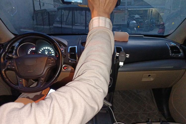 Used Kia Sorento 2013 2.4L 5-seat Gasoline Luxury Edition Center Console