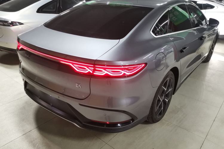 Used BYD Han 2022 EV Genesis Edition 715KM Front-Wheel-Drive Prestige Model
