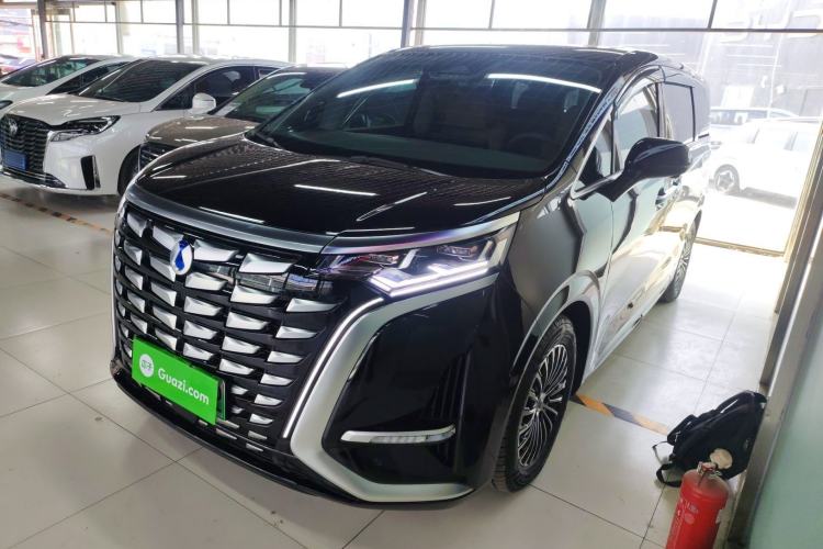 Used Denza D9 2022 DM-i 1040 Prestige Model