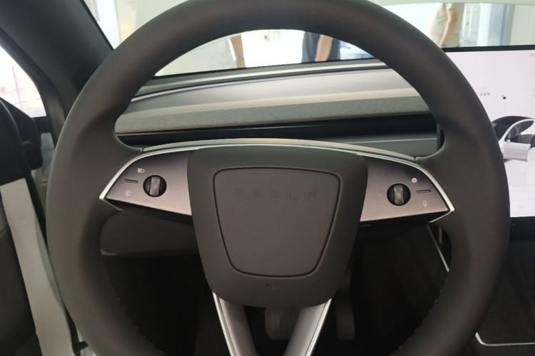 Used Tesla Model Y 2026 Rear-Drive Model
