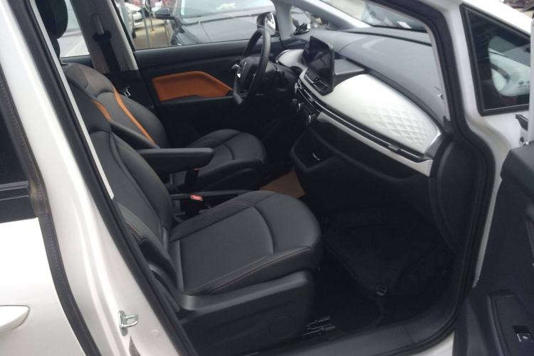 Used Bestune NAT 2023 PRO Comfortable Travel Battery-Swap Version 401km