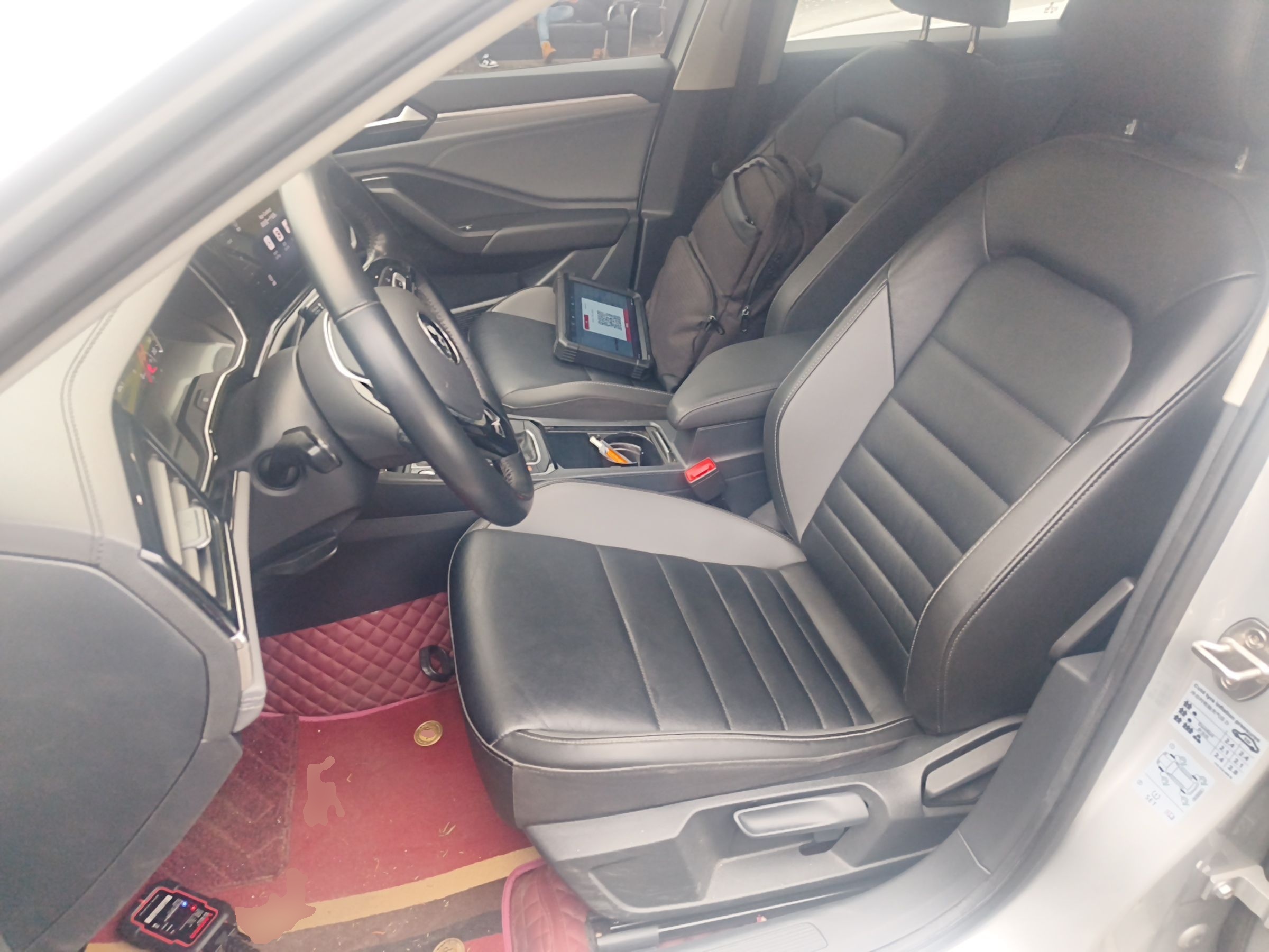 Переднее сиденье в автомобиле