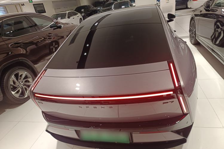 Used XPeng P7 2025 Model—750 All-Wheel-Drive High-Performance Ultra Exterior 4