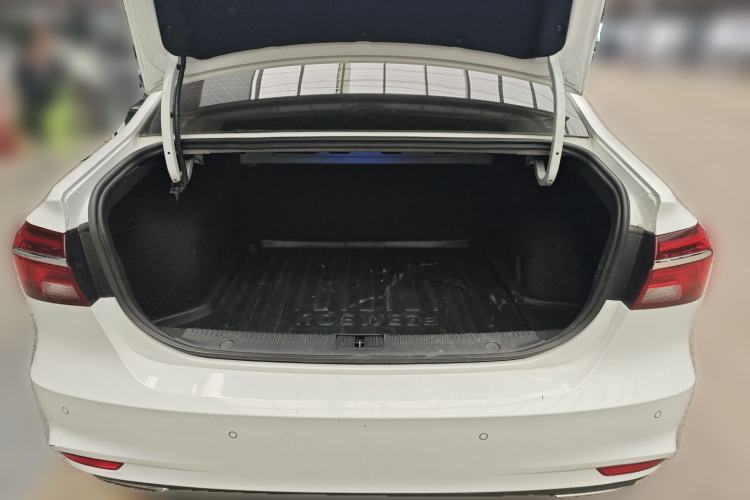 Used Roewe i6 2018 20T Automatic Internet Smart Edition Trunk