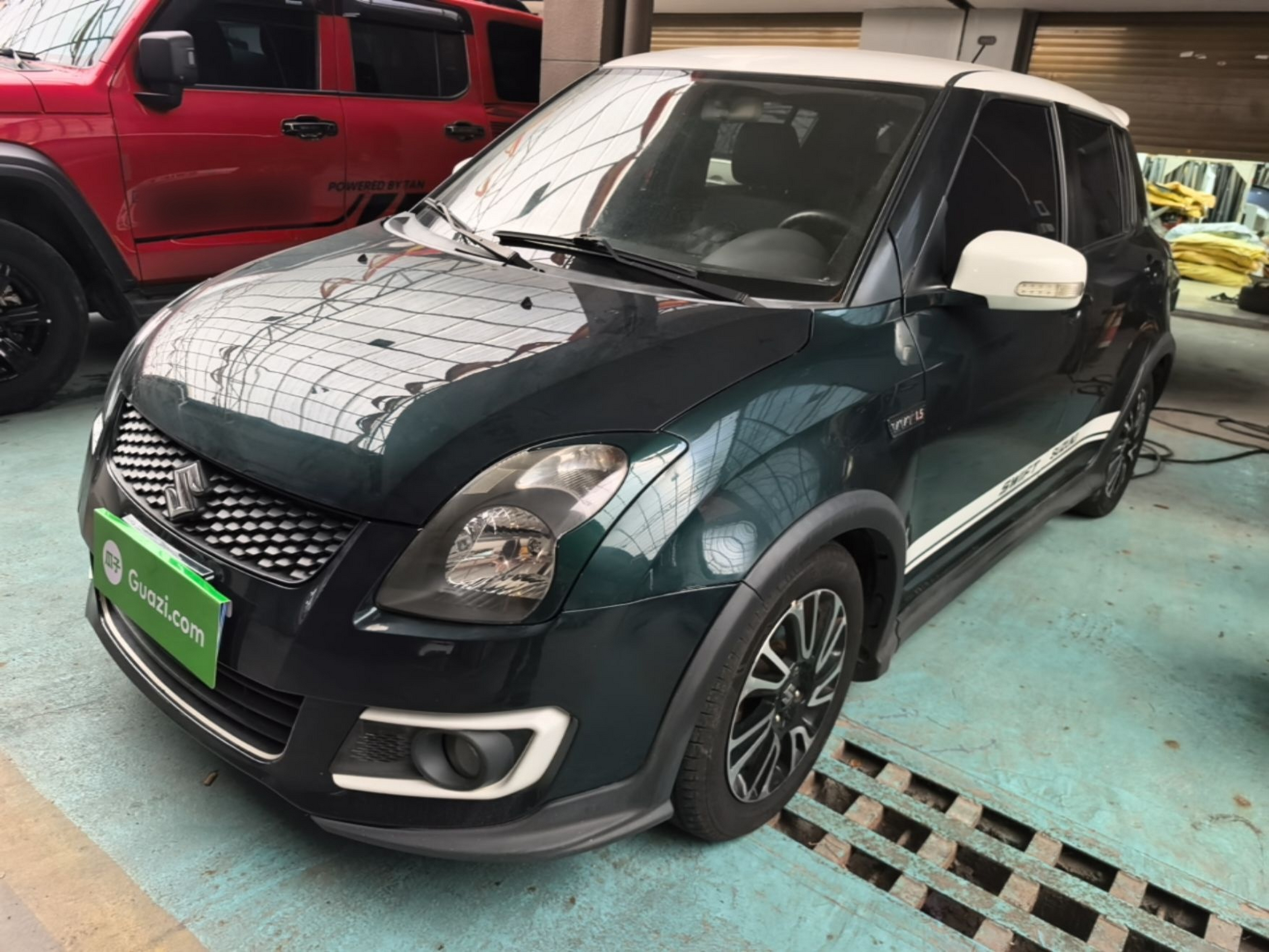 Под передней частью автомобиля