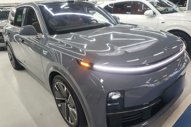 Used Li Auto L7 2025 Max Smart Refresh Edition Front Right 45 Deg