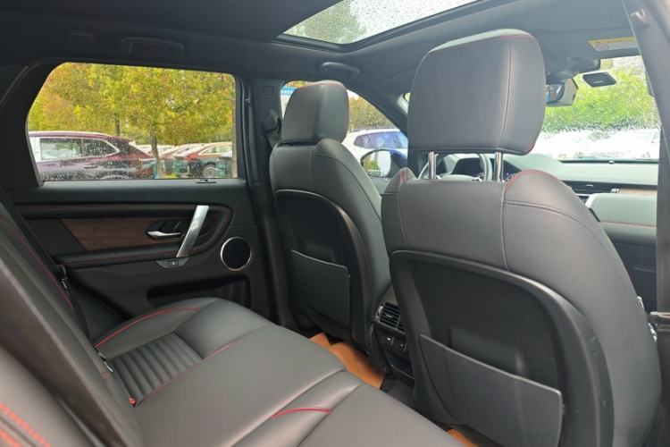 Used Land Rover Discovery Sport 2020 249 PS R-Dynamic Performance Edition Interior 5