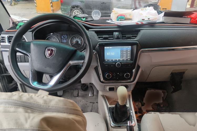 Used Jinbei New Hiace X30L 2016 1.5L Wealth Edition DLCG14 Center Console