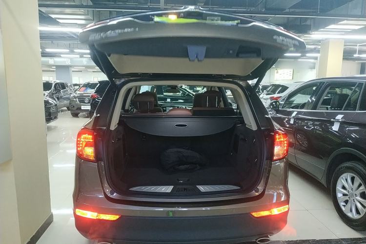 Used Buick Envision 2017 28T Four-Wheel Drive Luxury Model Trunk