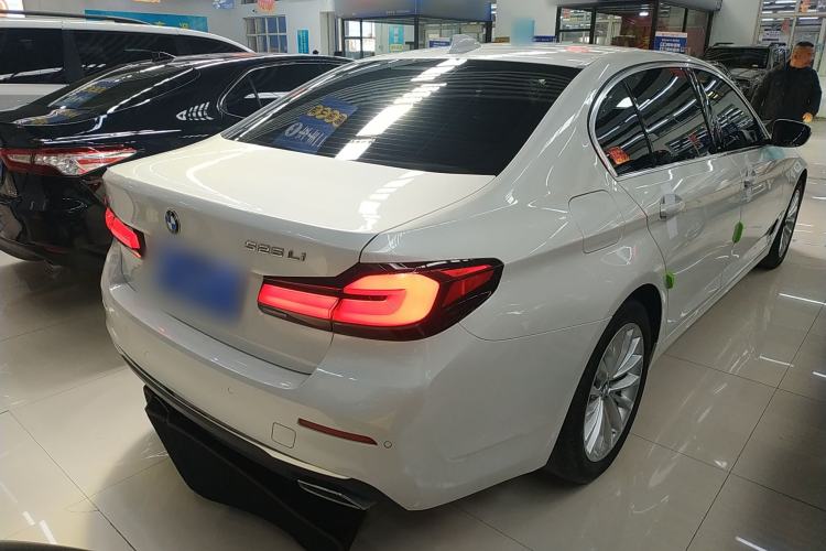 Used BMW 5 Series 2022 Restyled 525Li Luxury Package Rear Right 45 Deg