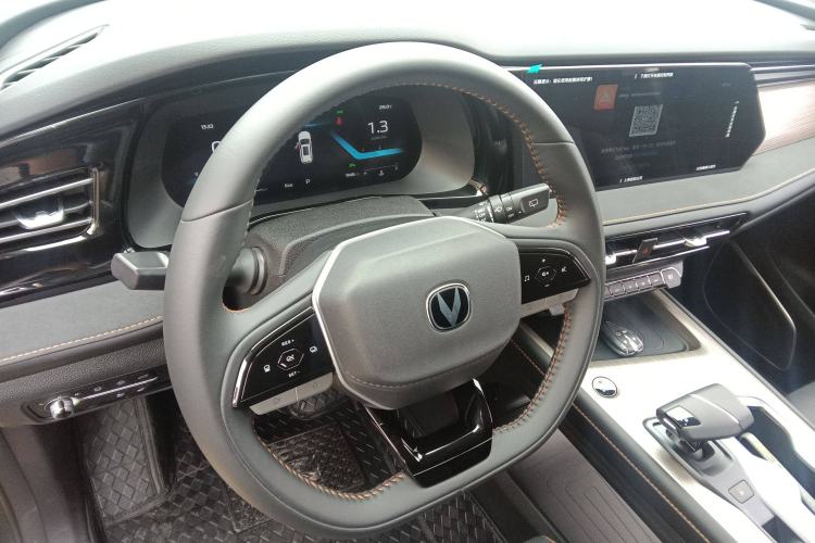 Used Changan X7 PLUS 2024 1.5T Automatic Luxury 7-Seater
