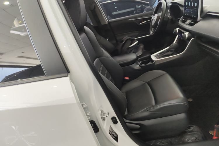 Used Toyota Wildlander 2020 Dual-Engine 2.5L E-CVT Two-Wheel Drive Luxury Edition
