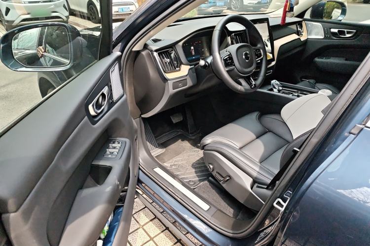 Used Volvo XC60 2026 B5 4x4 Zhiya Luxury Edition