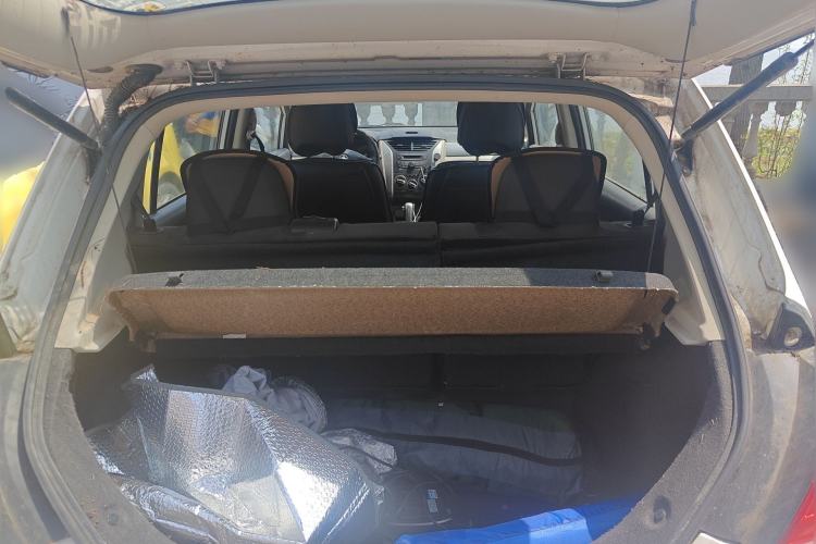 Used Venucia R50 2015 1.6L Automatic Fashion Edition
