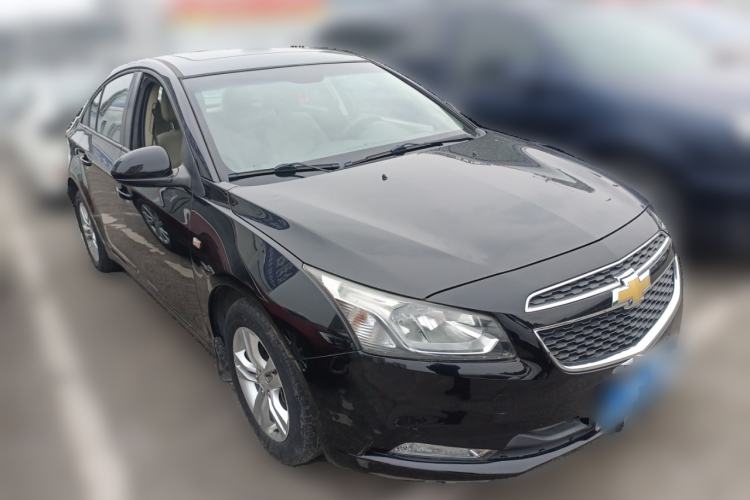 Used Chevrolet Cruze 2015 1.5L Classic SL MT Front Right 45 Deg