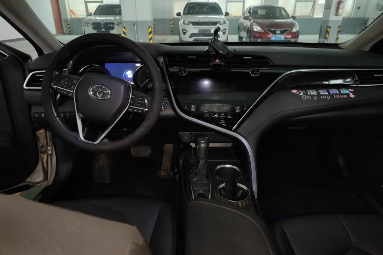 Used Toyota Camry 2019 2.0G Luxury Edition China VI Standard Center Console