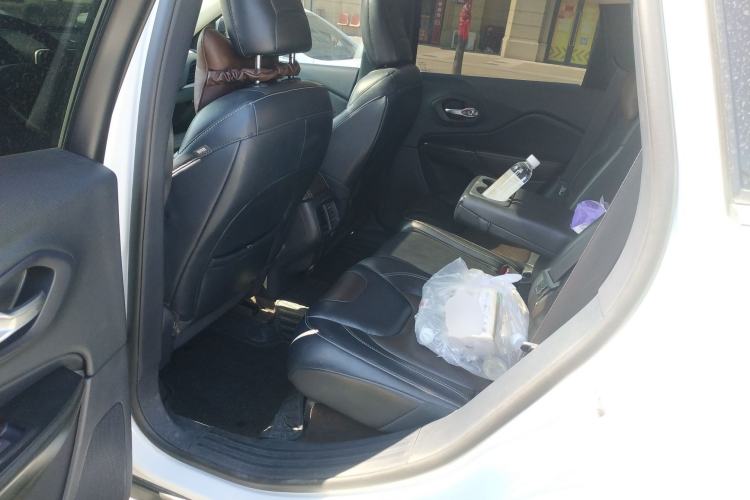 Used Jeep Cherokee 2014 2.4L Luxury Edition