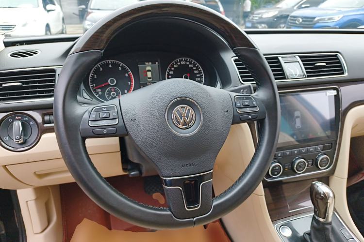 Used Volkswagen Passat 2013 1.8TSI DSG Ultimate Edition
