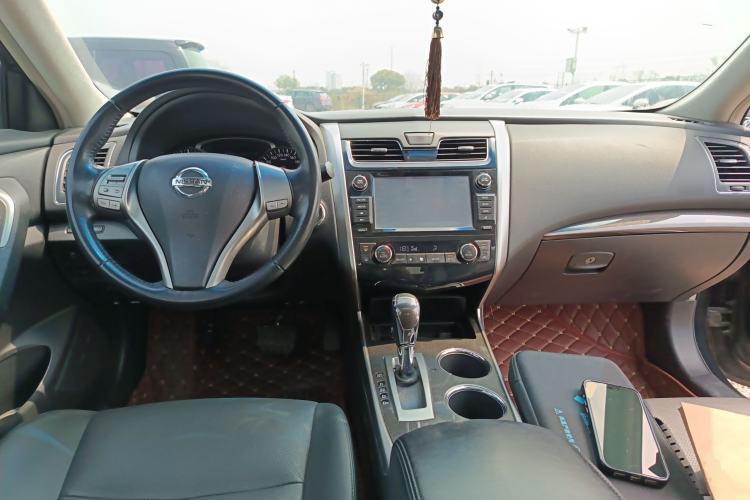 Used Nissan Teana 2013 2.0L XL Comfort Edition Center Console