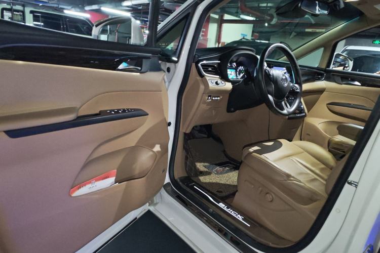 Used Buick GL8 2018 ES 28T Flagship Model China VI Standard