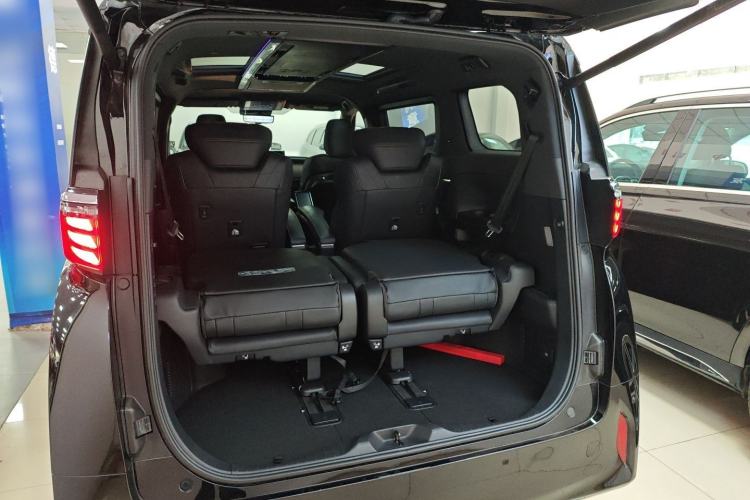 Used Toyota Alphard 2024 Dual-Engine 2.5L Deluxe Edition
