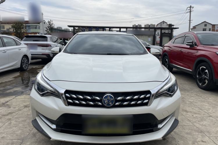 Used Venucia D60 2018 1.6L Manual Smart Connect Elite Edition
