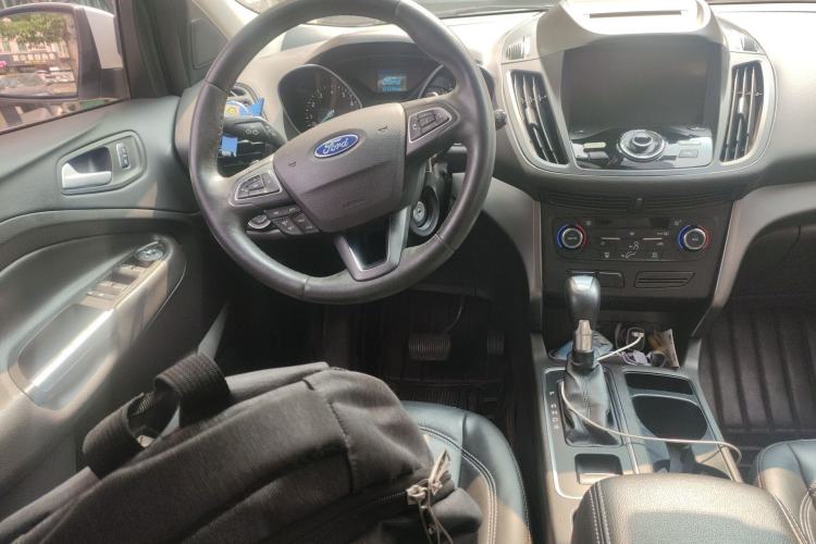 Used Ford Kuga 2017 EcoBoost 180 Two-Wheel-Drive Platinum Edition Steering Wheel