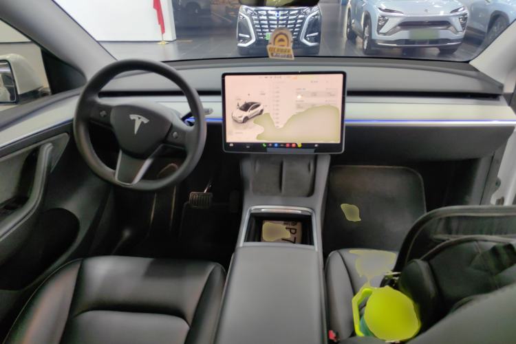 Used Tesla Model Y 2023 Rear-Wheel-Drive Version Center Console