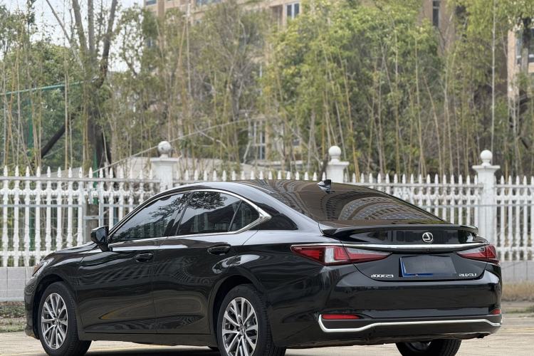 Used Lexus ES 2022 300h Excellence Edition