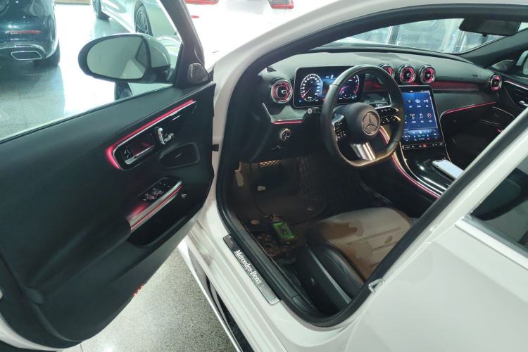 Used Mercedes-Benz C-Class 2024 Restyled C 260 L Sport Edition Driver Seat