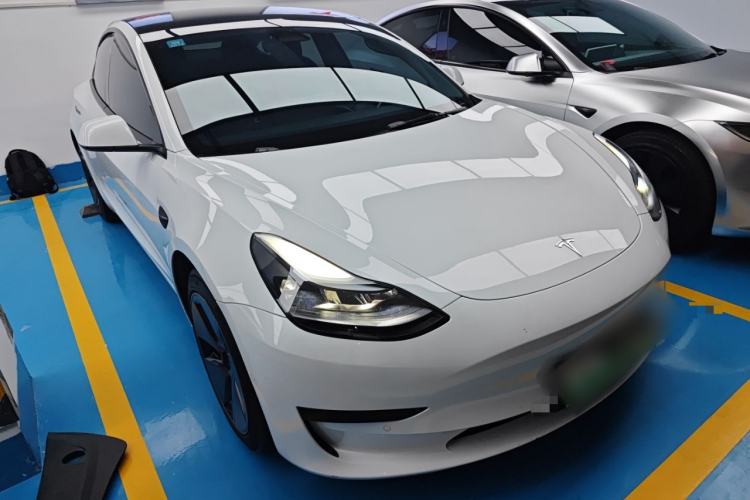 Used Tesla Model 3 2022 Rear-Wheel-Drive Version Front Right 45 Deg