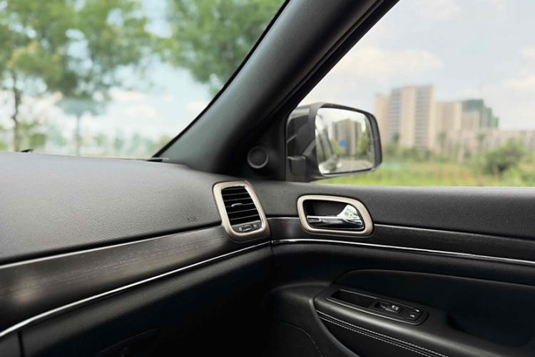 Used Jeep Grand Cherokee 2014 3.0L Comfort Navigation Edition