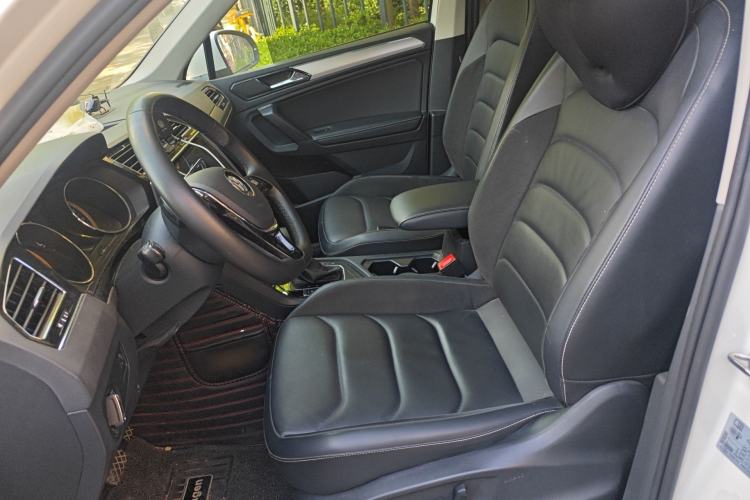 Used Volkswagen Tiguan L 2020 330TSI Automatic Two-Wheel Drive Smart Luxury Edition China VI Standard Left Front Seat