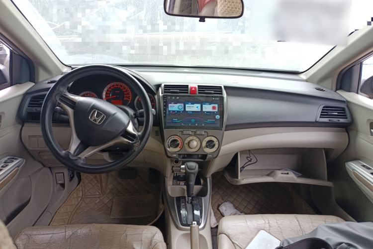 Used Honda City Classic 2011 1.5L Automatic Elite Edition Center Console