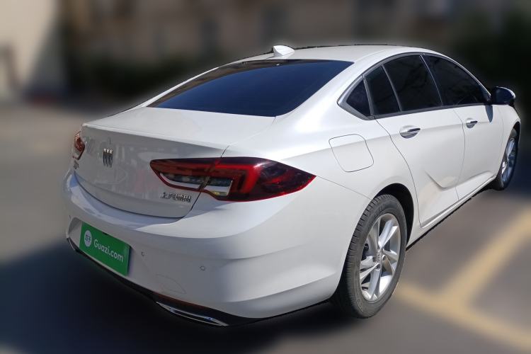 Used Buick Regal 2024 25T Deluxe Edition Rear Right 45 Deg